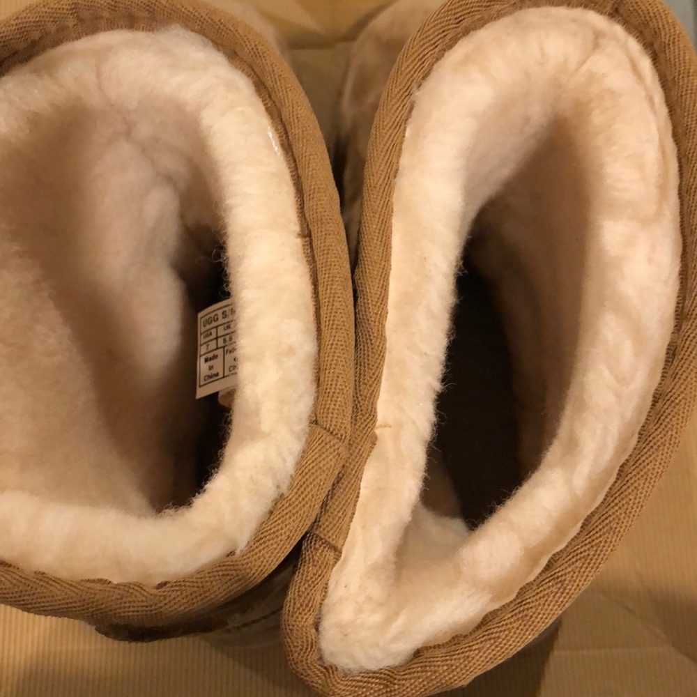 UGG classic short flora perf chestnut - Picture 5 of 8